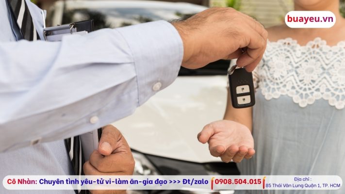 Tuổi Mão mua xe ngày nào tốt 2026?