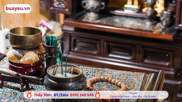 Thờ Phật tại gia có khác với thờ Thần Tài, gia tiên không?